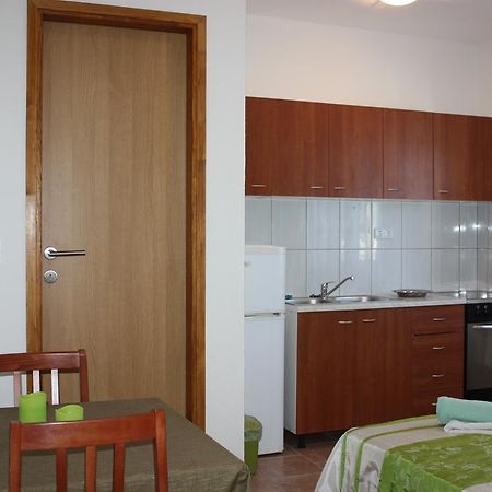 Studio Apartment Lenka Milna  Camera foto